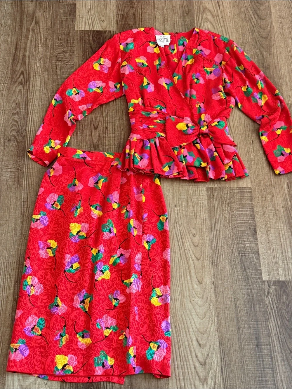 Vtg 100% Silk Red Floral Skirt Suit Set Sz 4